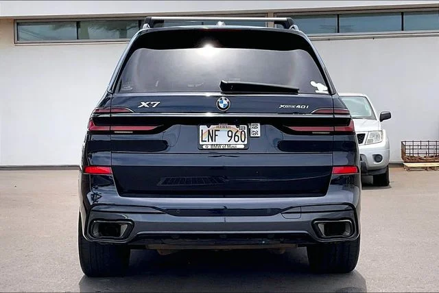 Used 2024 Black BMW xDrive40i image 4