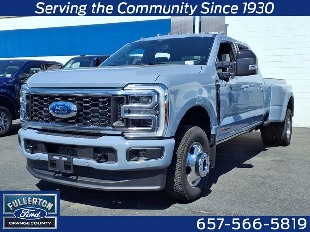 New 2026 Glacier Gray Metallic Tri-Coat Ford Platinum image 1