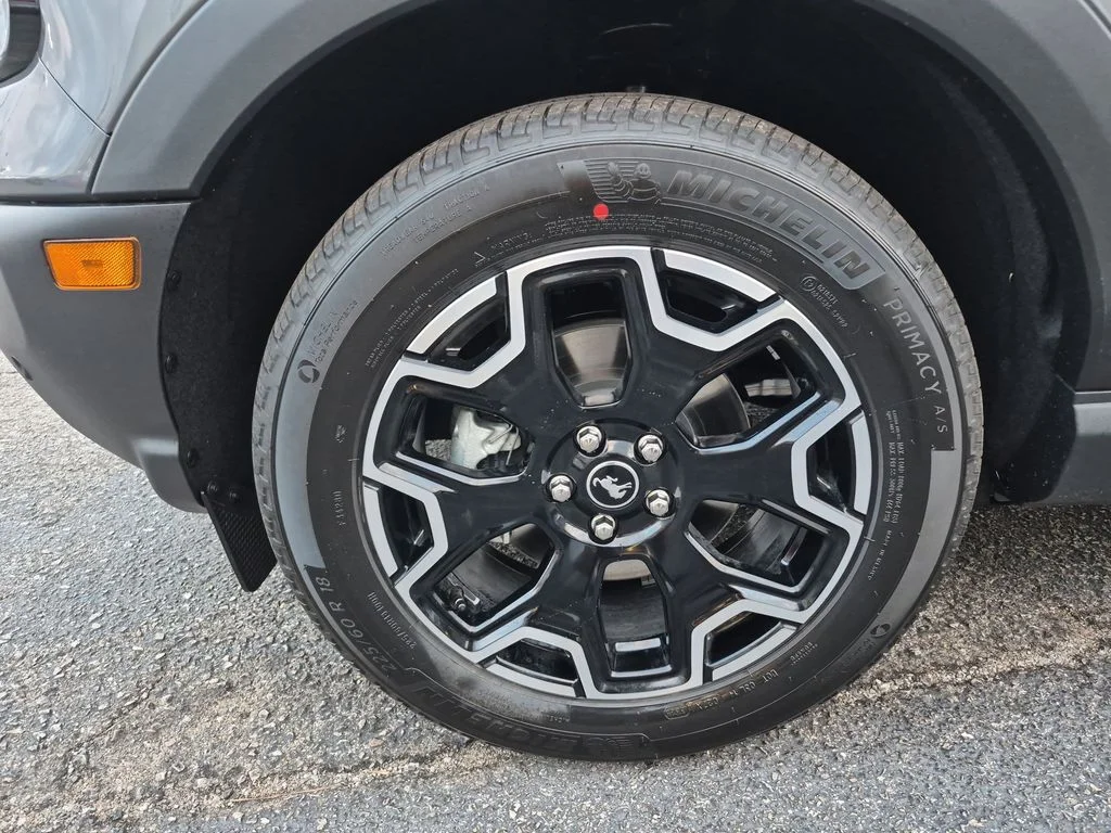 New 2025 Carbonized Gray Metallic Ford Outer Banks® image 8