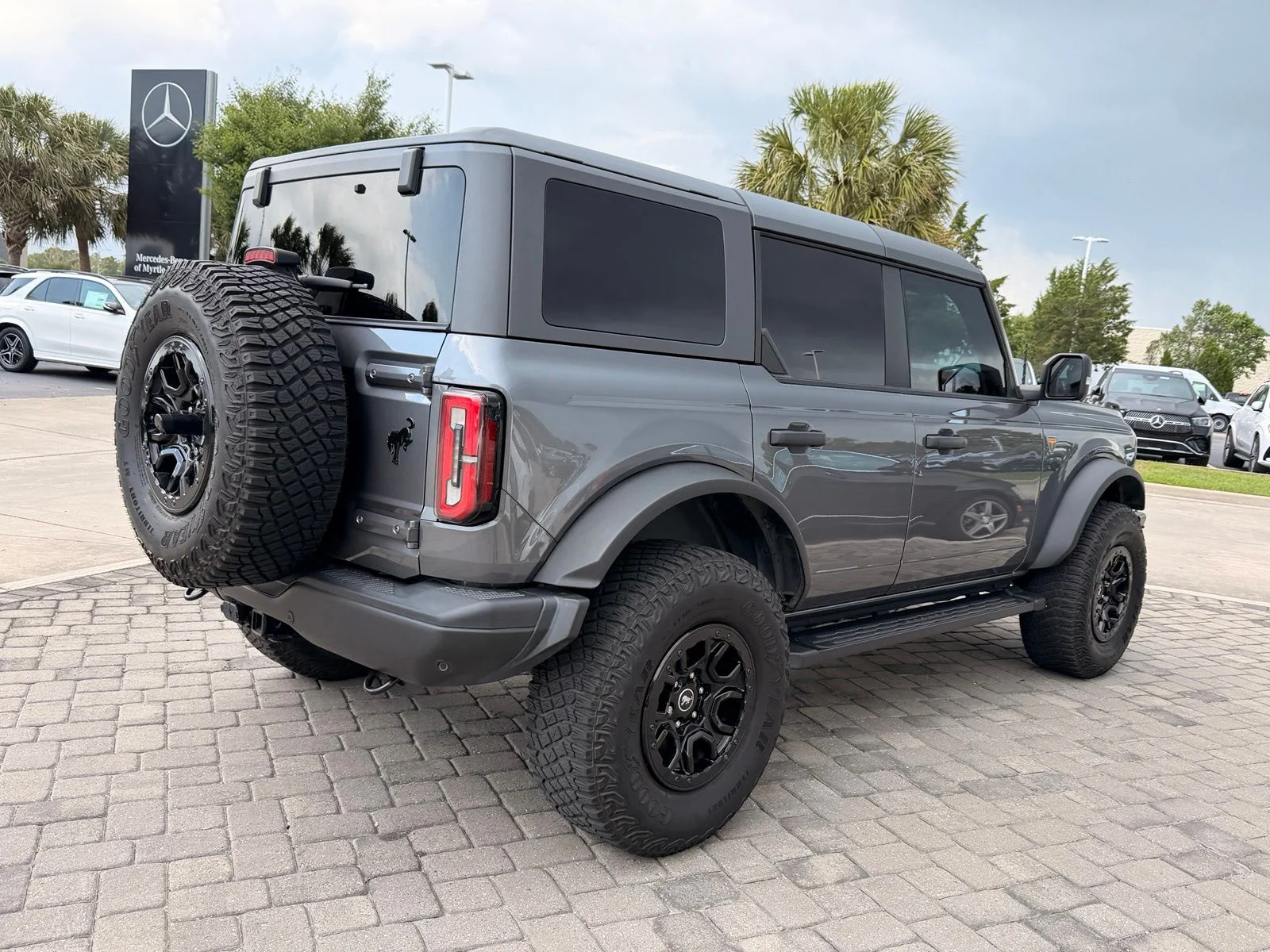 Used 2022 Carbonized Gray Metallic Ford Badlands image 9
