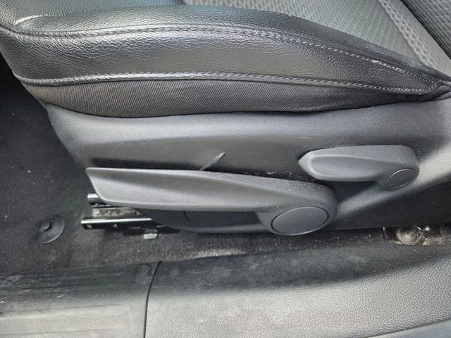 Used 2024 Silver Jeep Latitude image 5