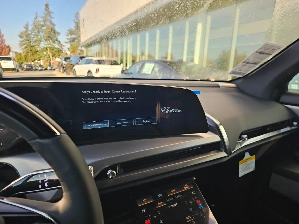 2027 Cadillac VISTIQ Sport - Photo 26