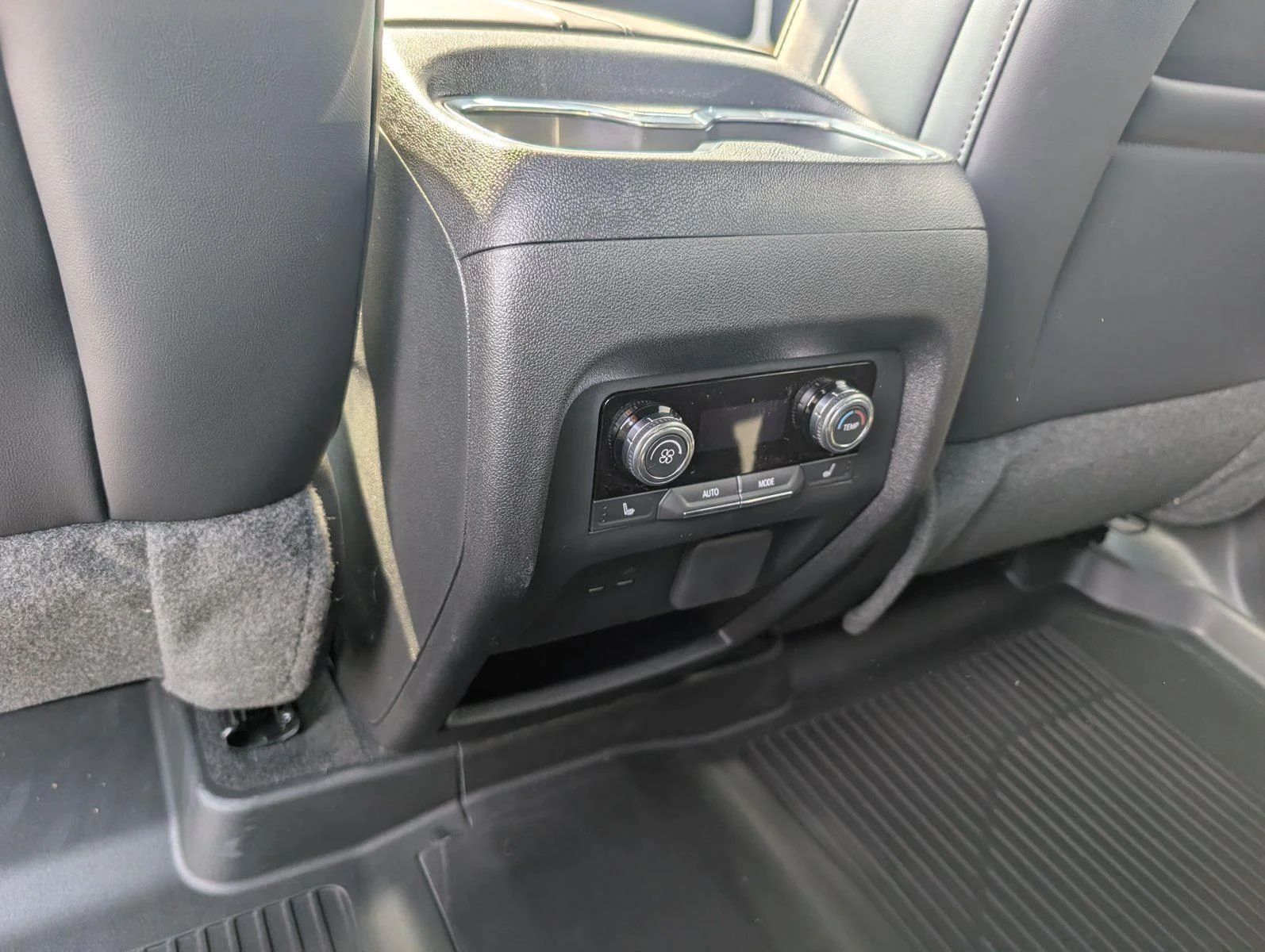 New 2026 Sterling Metallic GMC Elevation image 29