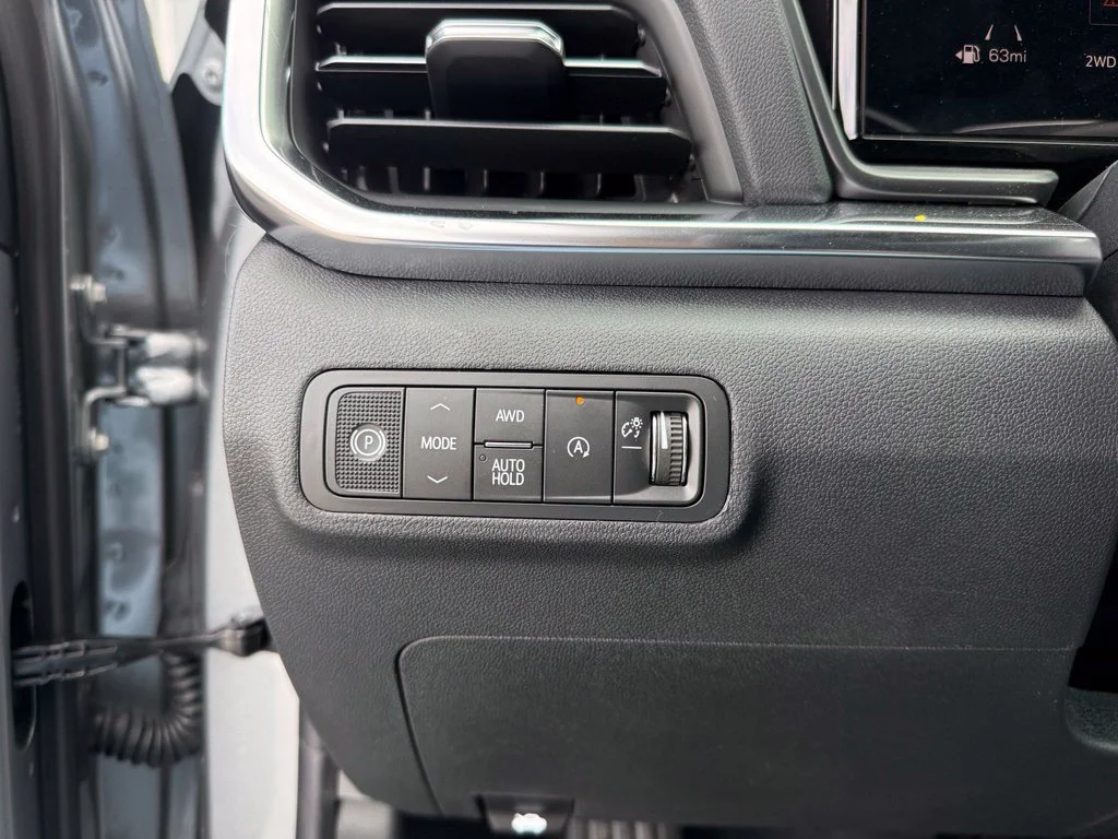 New 2027 Sterling Metallic GMC Elevation image 28