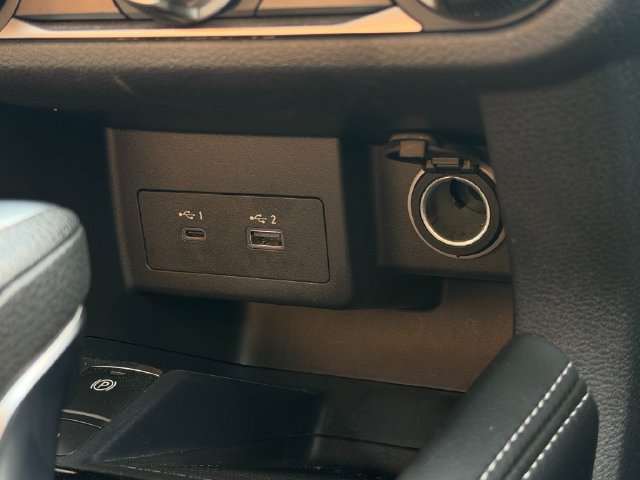 Used 2024 Gray Nissan SV image 26