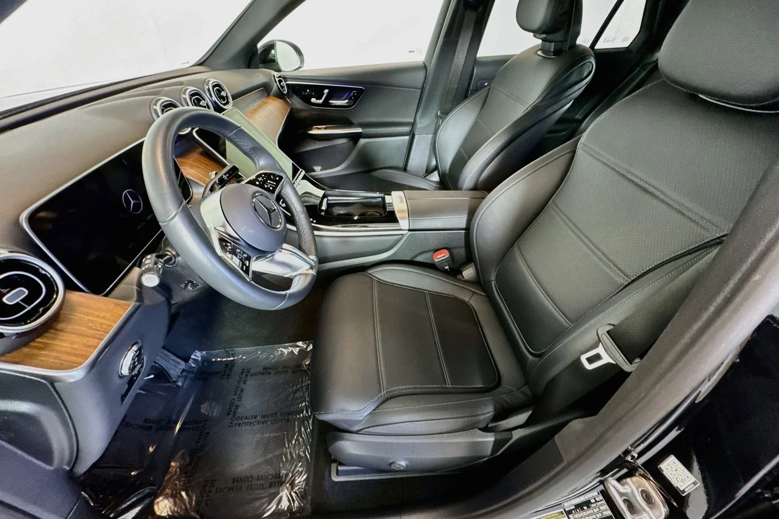 Used 2026 Black Mercedes-Benz GLC 300 image 19