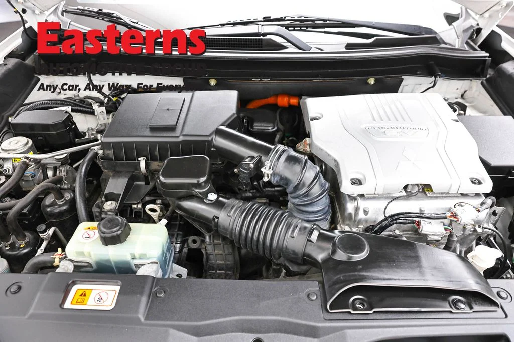 Used 2020 White Mitsubishi SEL image 7