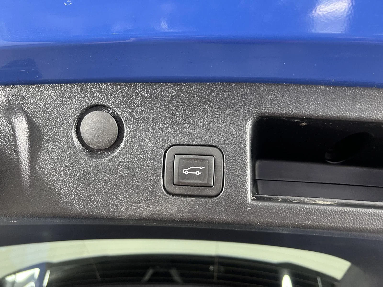 Used 2025 Reef Blue Metallic Chevrolet ACTIV image 32
