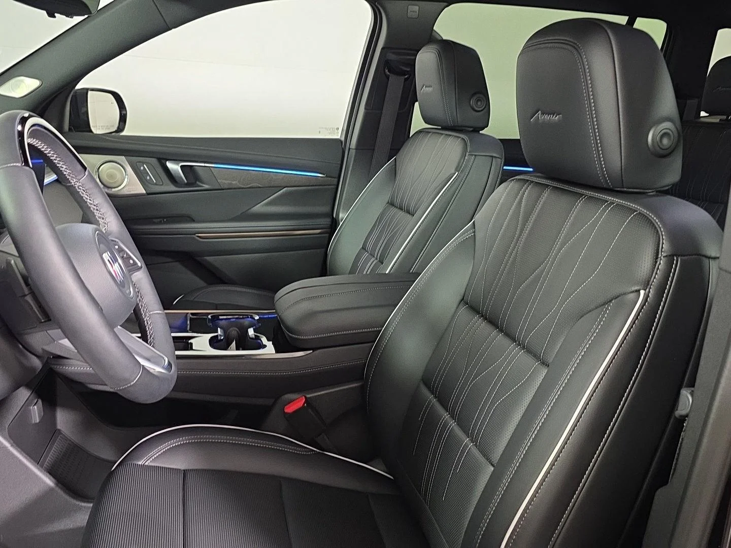 Used 2026 Ebony Twilight Metallic Buick Avenir image 13