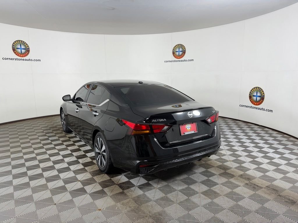 Used 2021 Black Nissan 2.5 SV image 20