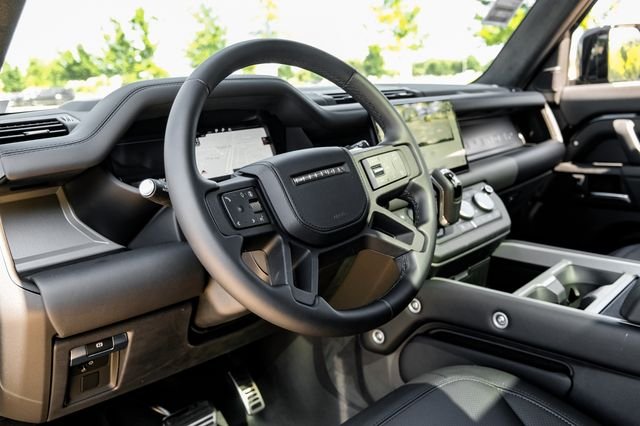 2025 Land Rover Defender 2