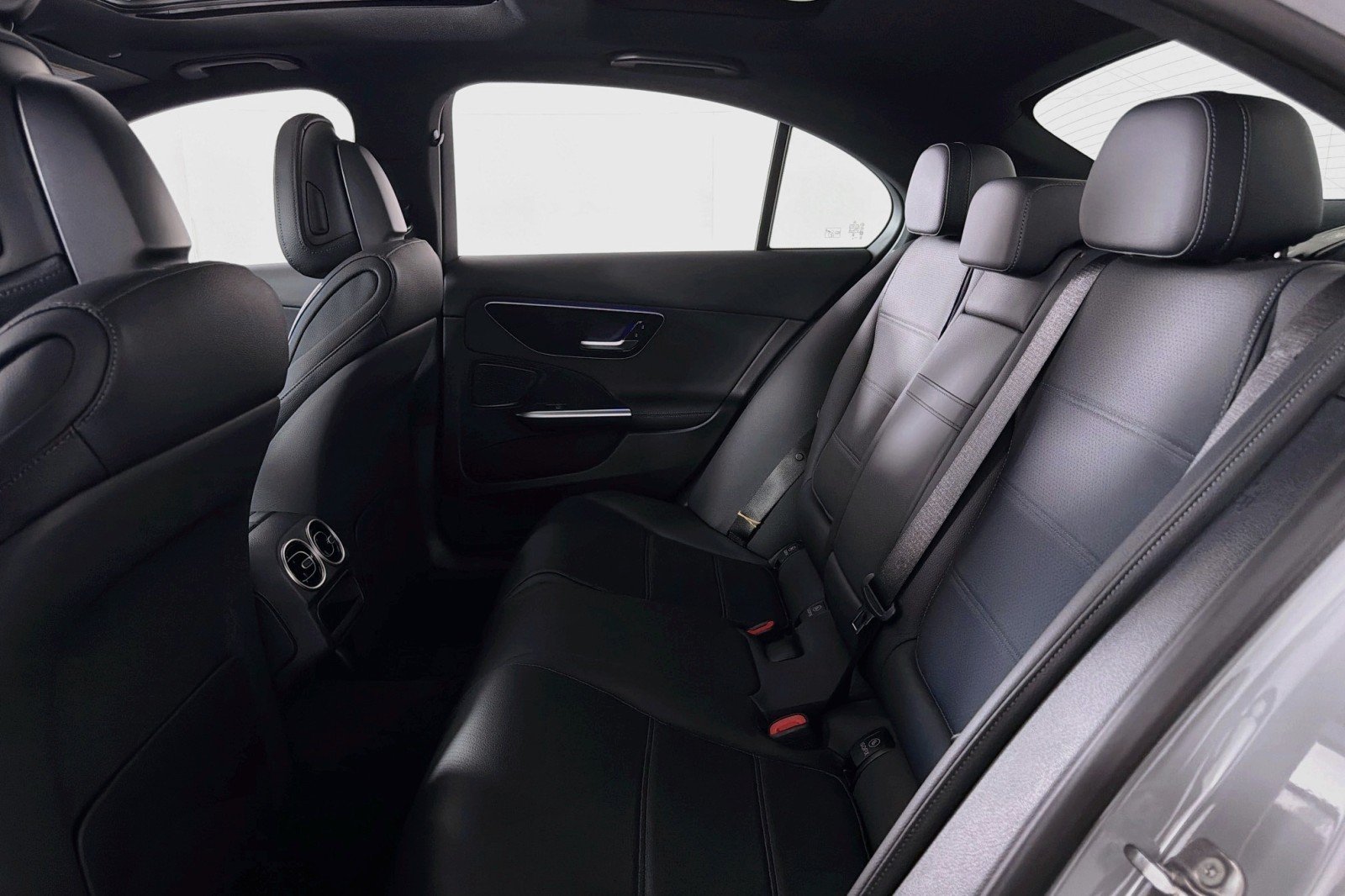 New 2026 MANUFAKTUR Alpine Grey Mercedes-Benz C 300 Sedan image 7