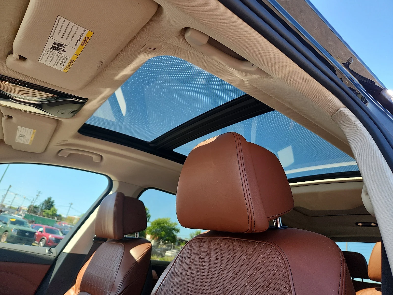 Used 2019 Black BMW xDrive40i image 14