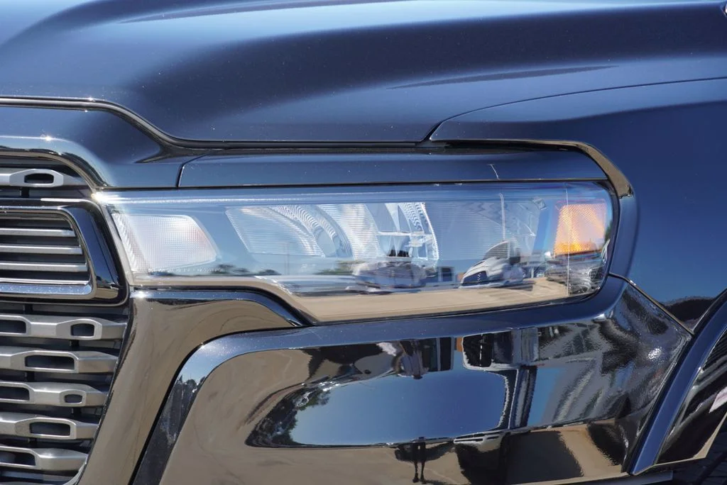 New 2026 Diamond Black Crystal Pearlcoat RAM Big Horn/Lone Star image 4