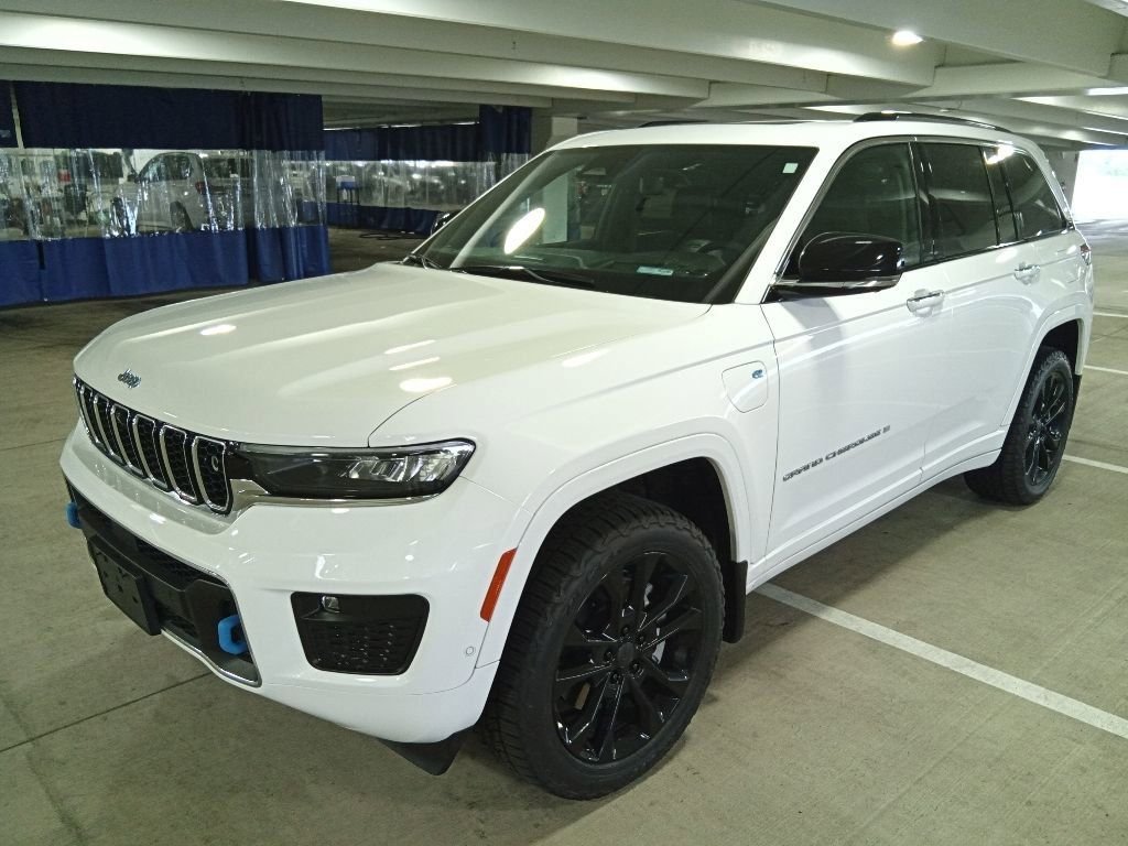 2023 Jeep Grand Cherokee Overland 4xe 4x4's photo