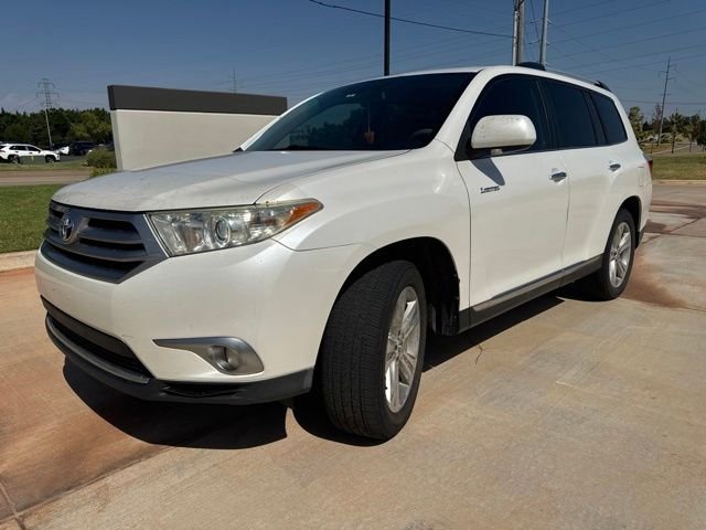Used 2011 White Toyota Limited image 1