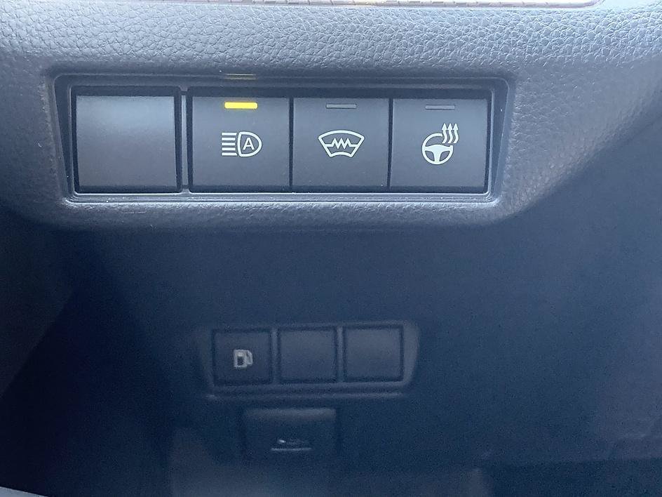 Used 2026 Cutting Edge Toyota XLE image 22