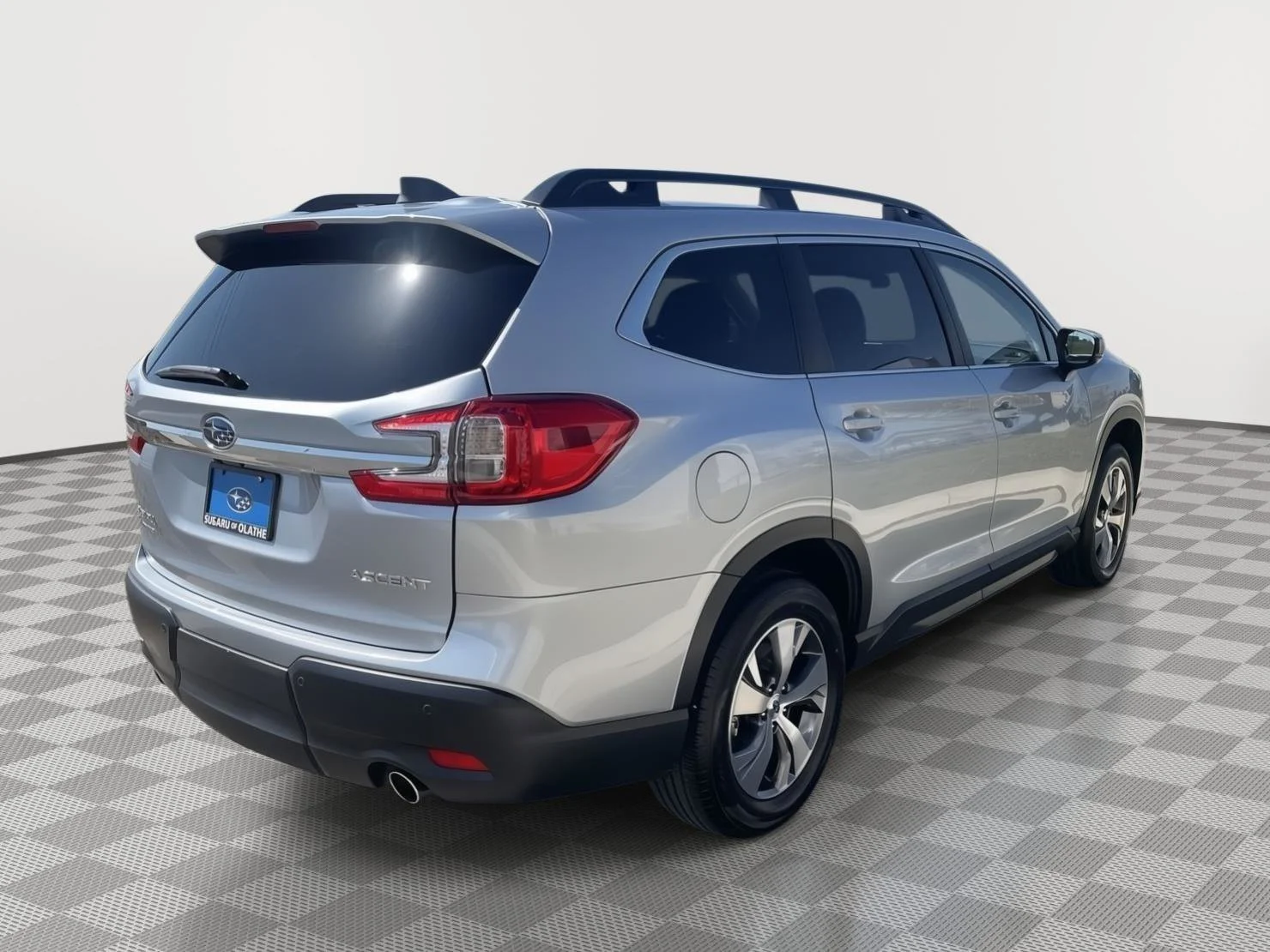 Certified Used 2025 Ice Silver Metallic Subaru Premium image 7