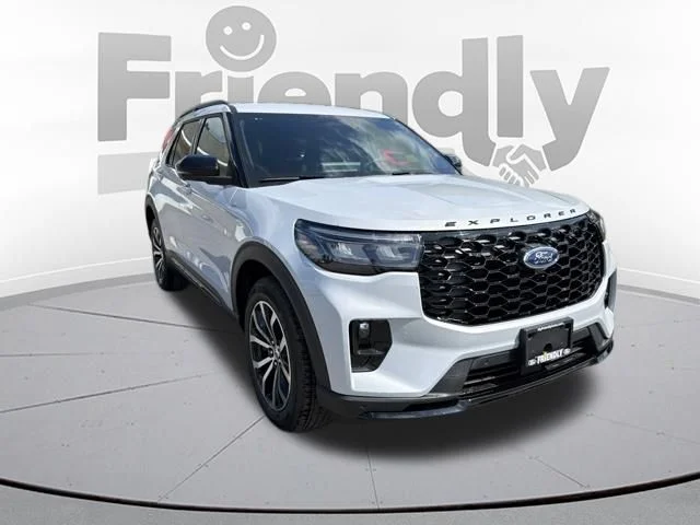 New 2026 Space White Metallic Ford ST-Line image 11