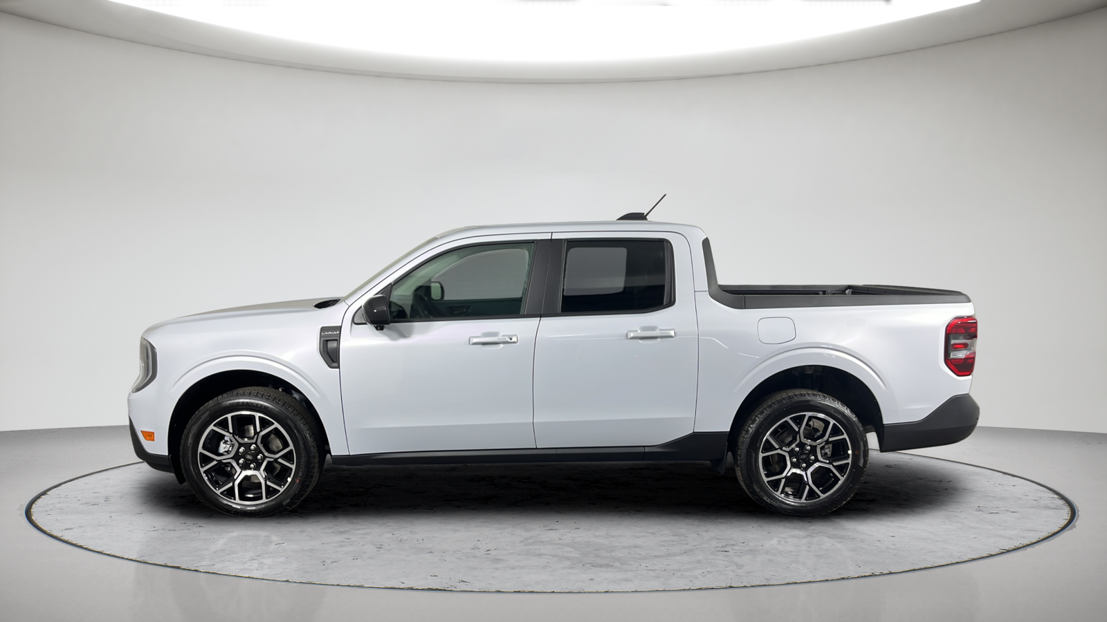 New 2026 White Metallic Ford Lariat image 12