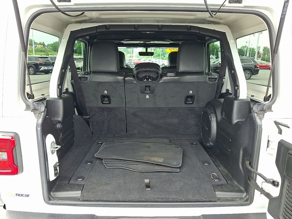 Used 2022 White Jeep Unlimited Rubicon image 28
