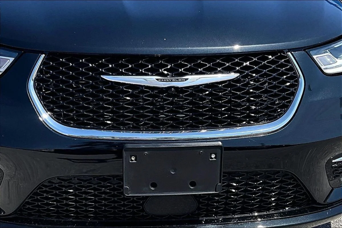 Used 2023 Black Chrysler Touring L image 36