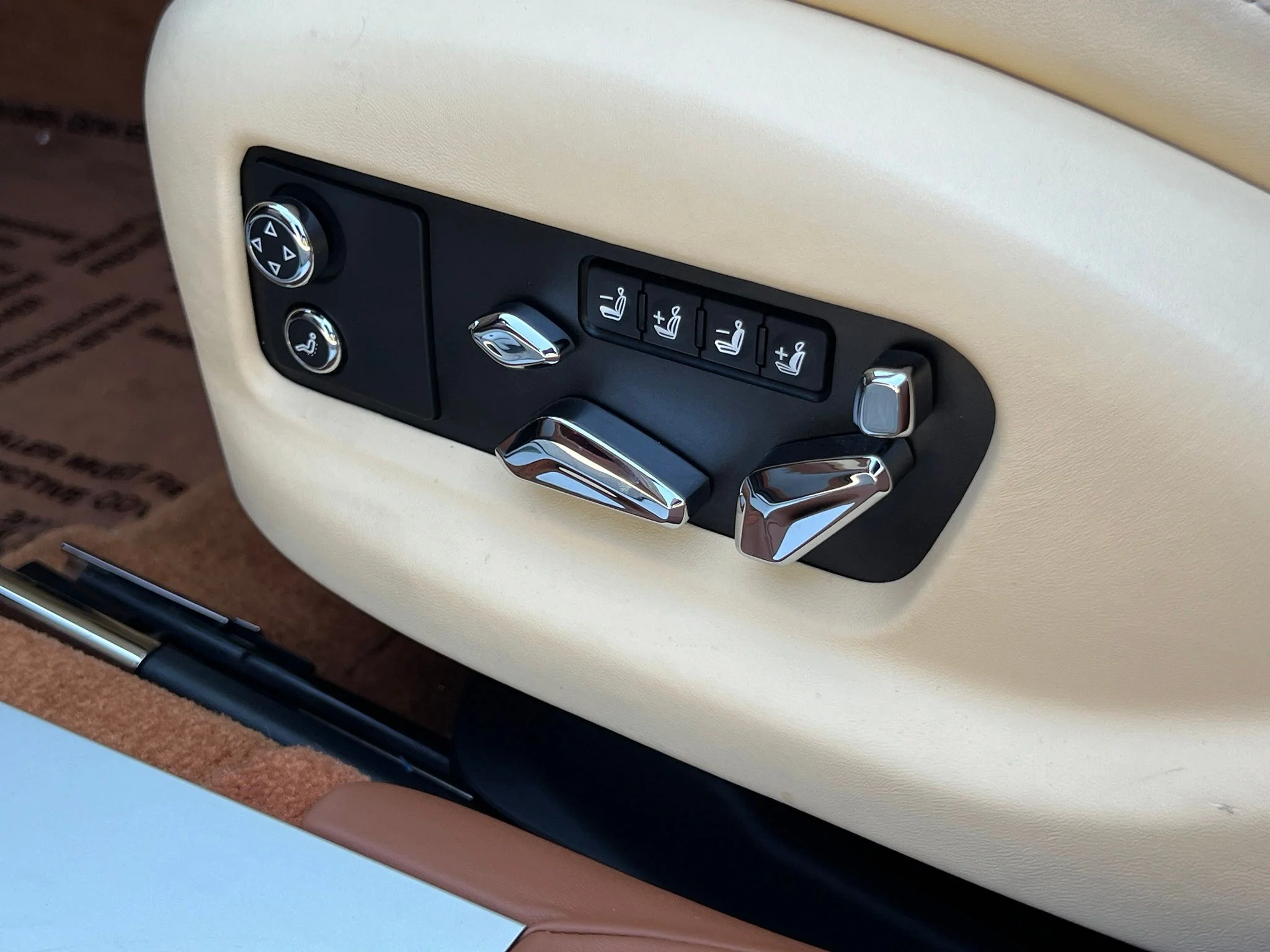 Used 2023 Gold Bentley Speed image 37