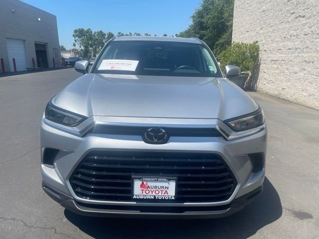 Used 2025 Silver Toyota XLE image 2