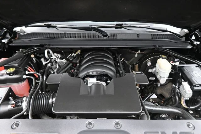 Used 2020 Black GMC SLT image 21