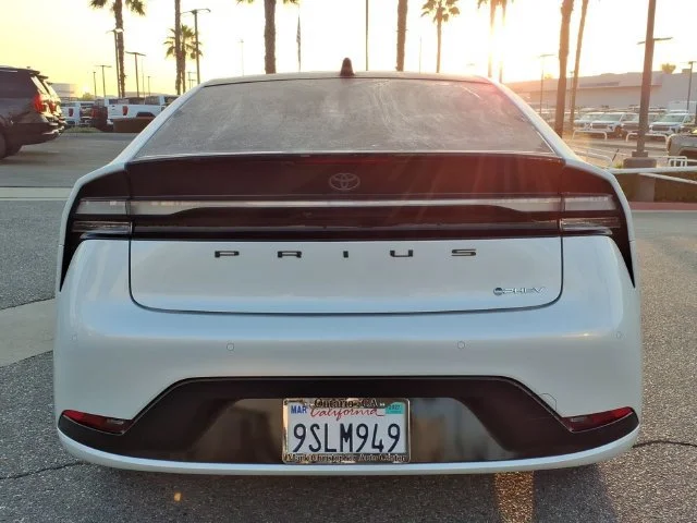 Used 2025 Off-white Toyota XSE image 5