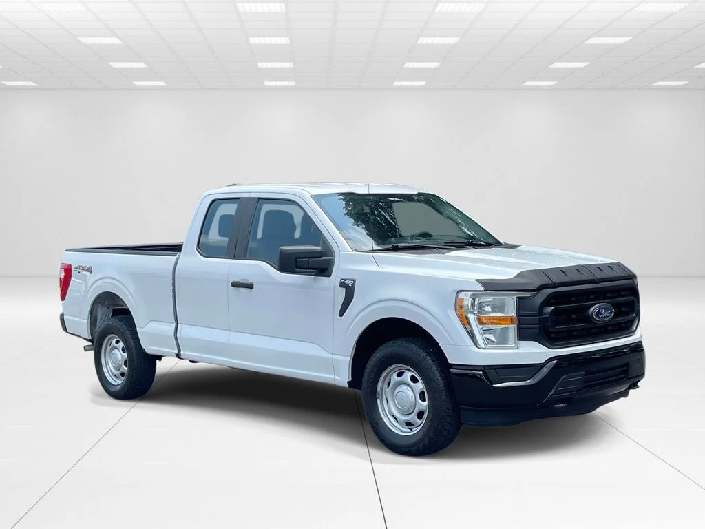 Used 2021 White Ford XL image 1