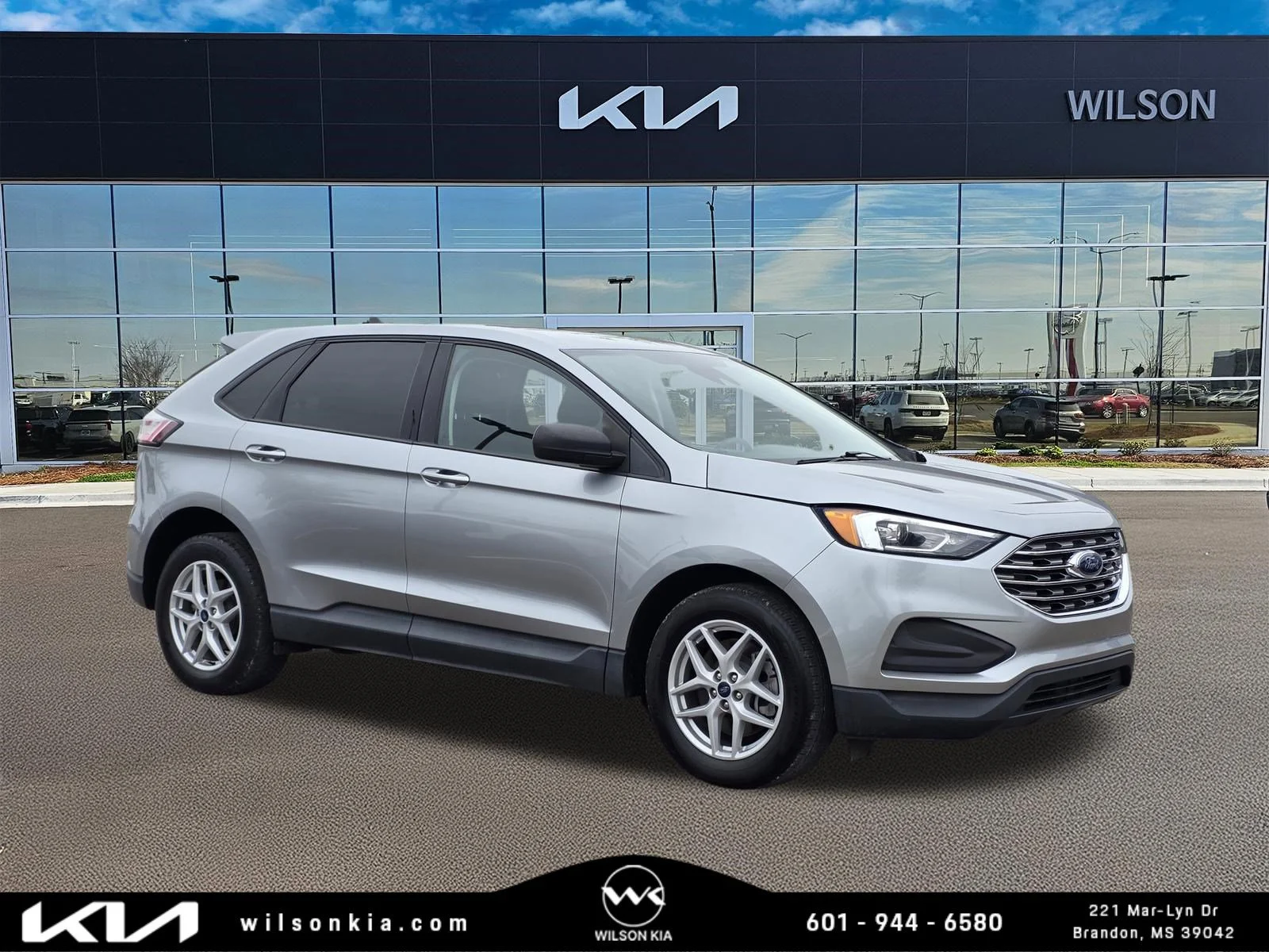 2021 Ford Edge SE's photo