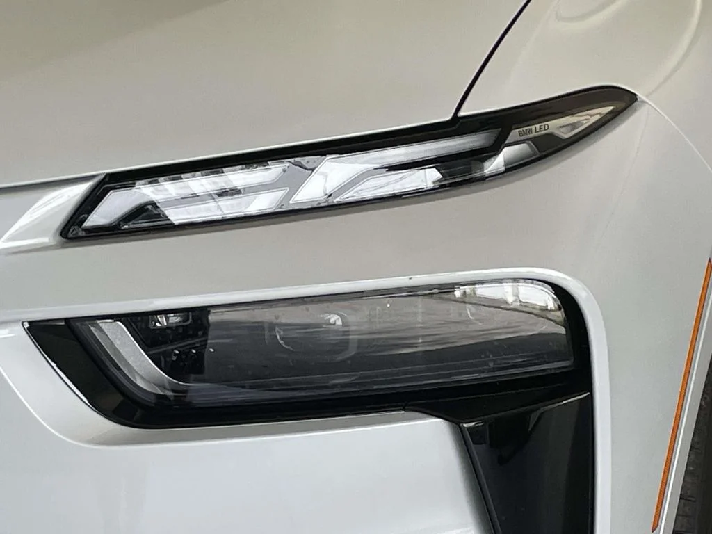 New 2027 White BMW M60i image 9