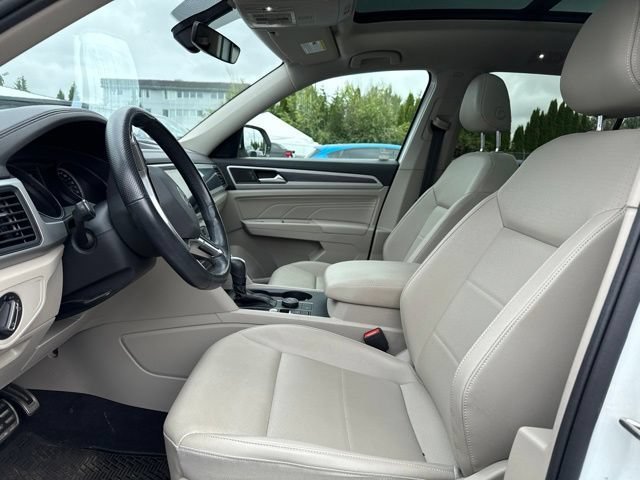 Used 2021 Pure White Volkswagen 3.6L V6 SE w/Technology R-Line image 6