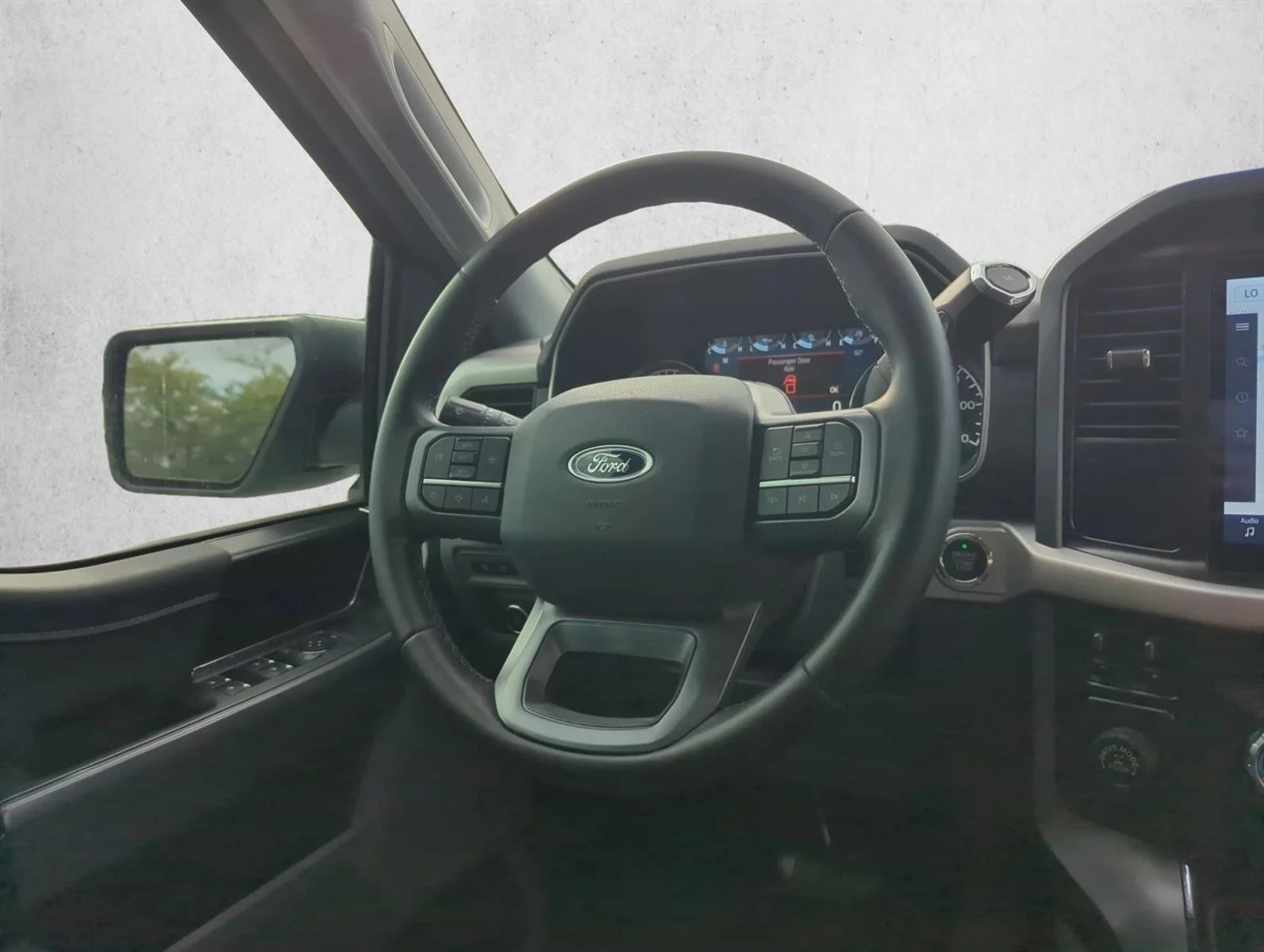 Used 2023 Avalanche Ford XLT image 27