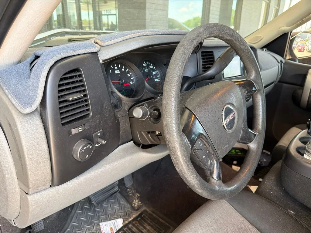 Used 2007 Gray GMC SL image 11