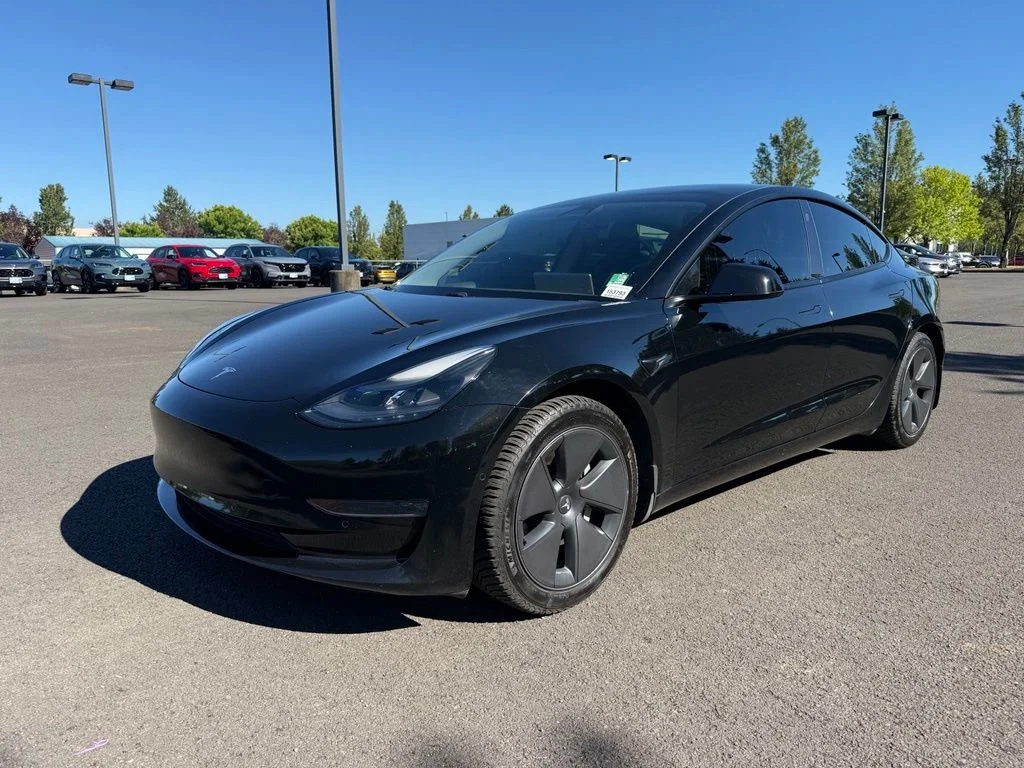 Used 2021 Solid Black Tesla Standard Range Plus image 3