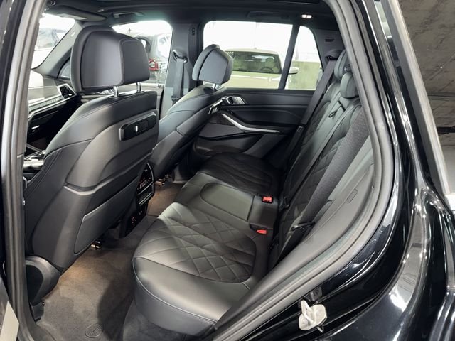Used 2025 Black Sapphire Metallic BMW sDrive40i image 15