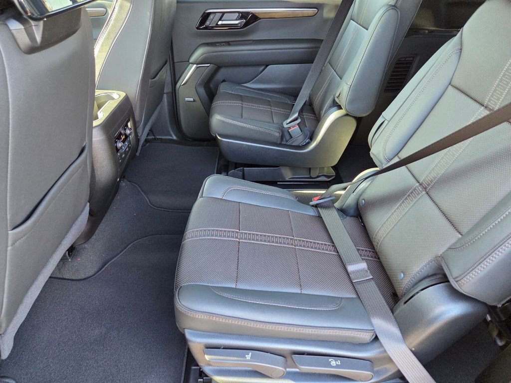 2026 Chevrolet Suburban High Country - Photo 8
