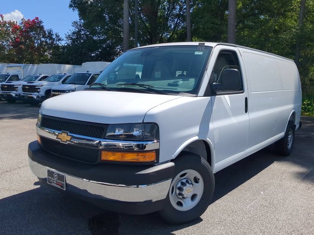 2026 Chevrolet Express Cargo 1WT