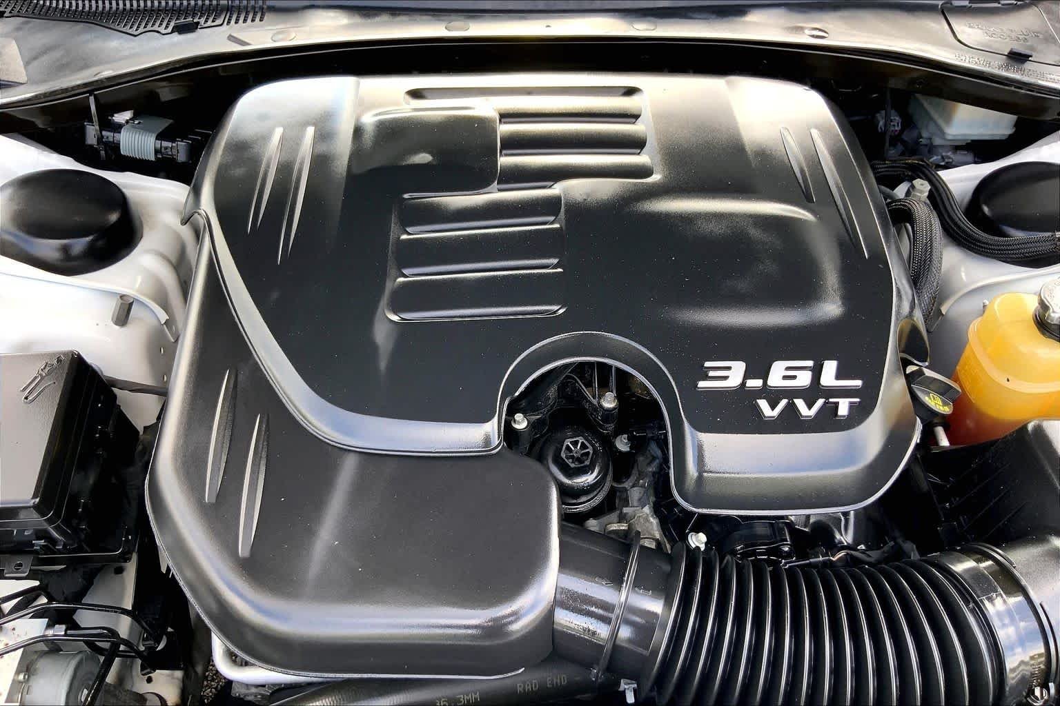 Used 2021 White Knuckle Clearcoat Dodge SXT image 32