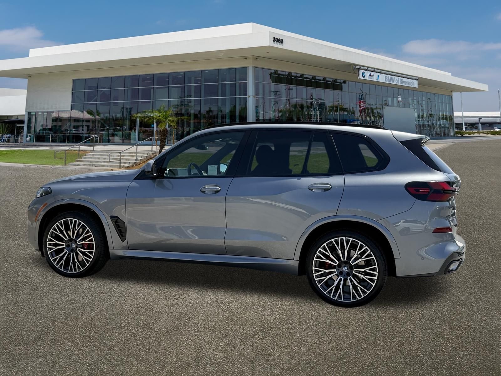 Used 2026 Skyscraper Grey Metallic BMW sDrive40i image 7