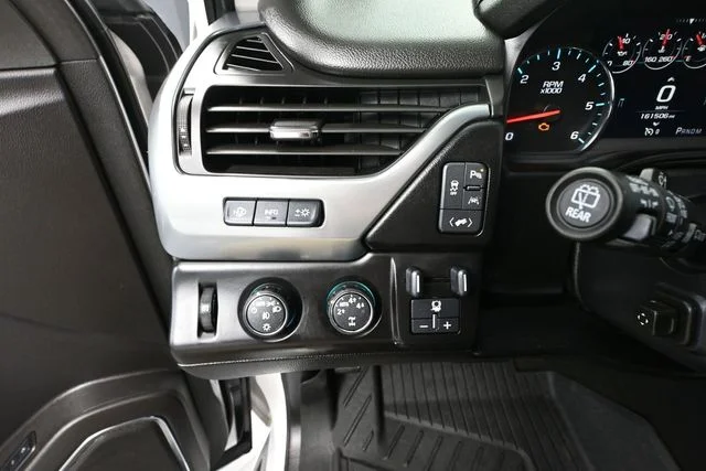 2016 Chevrolet Tahoe LTZ - Photo 34