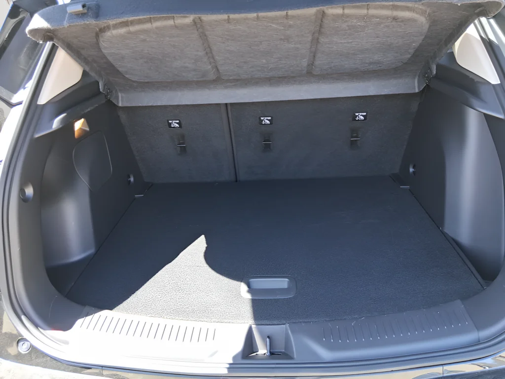 Used 2023 Black Buick Select image 12