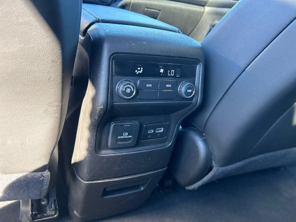 2023 GMC Acadia SLT - Photo 32