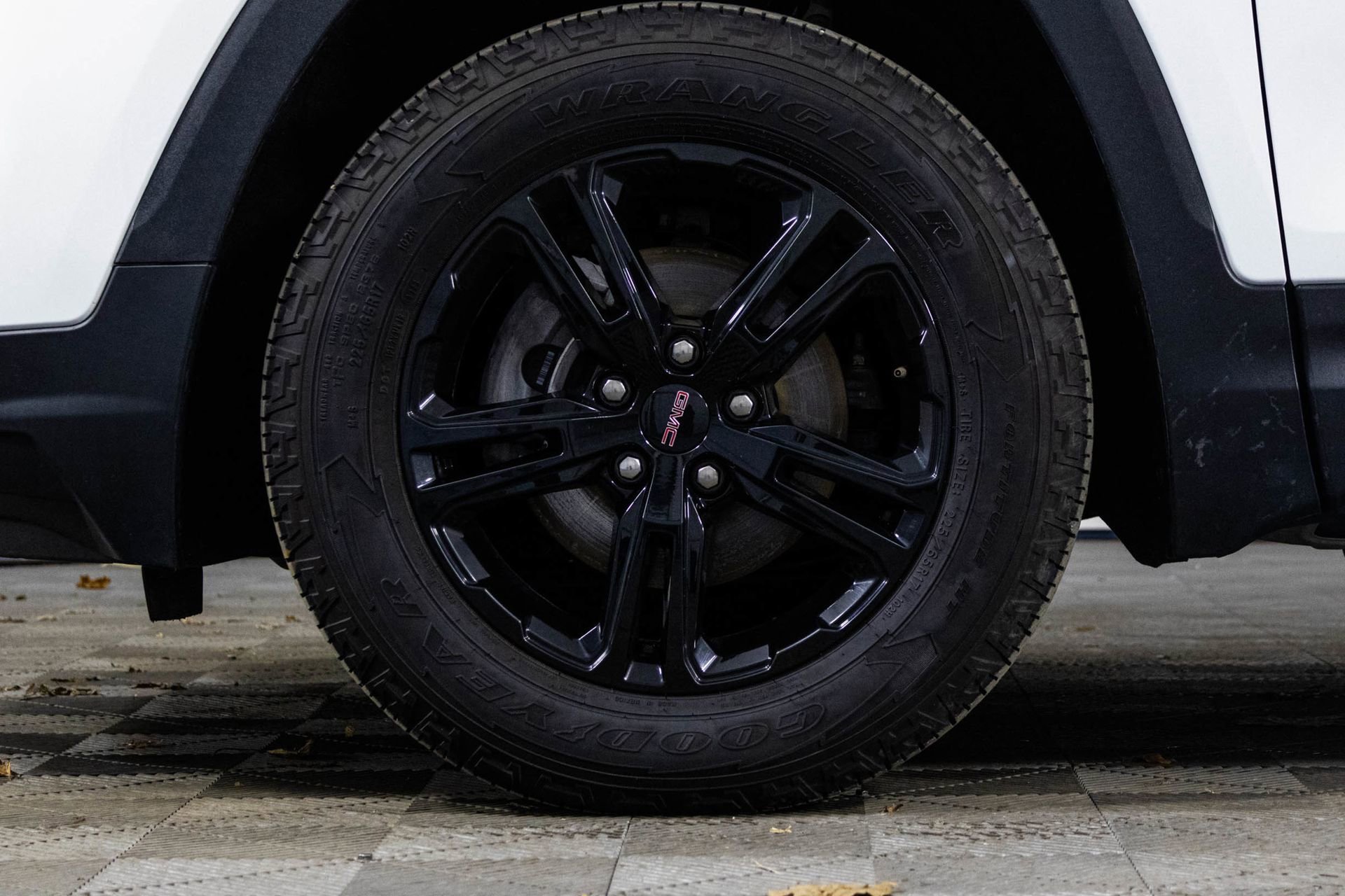 2023 GMC TERRAIN - Image 44