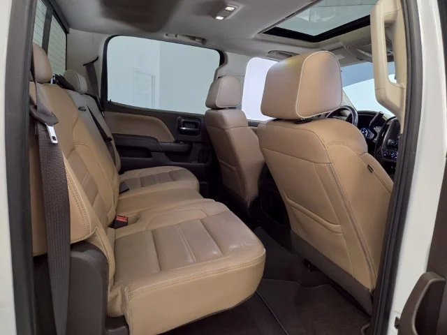 Used 2018 WHITE FROST TRICOAT GMC Denali image 16