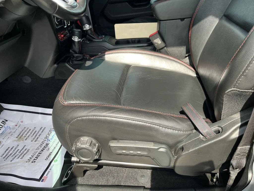 Used 2020 Silver Jeep Rubicon image 12
