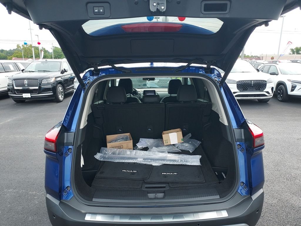 Used 2023 Blue Nissan SV image 9