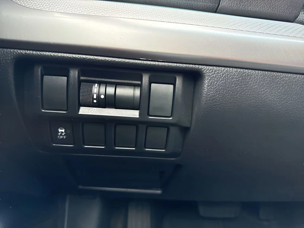 Used 2016 Blue Subaru 2.5i Premium image 22